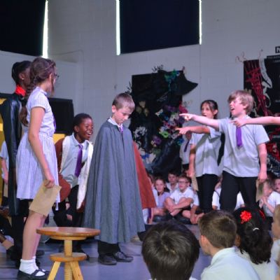 Year 6 Play (19)